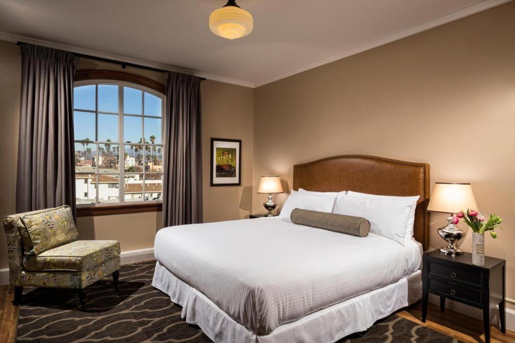 Normandie Angeles Hotel 3*
