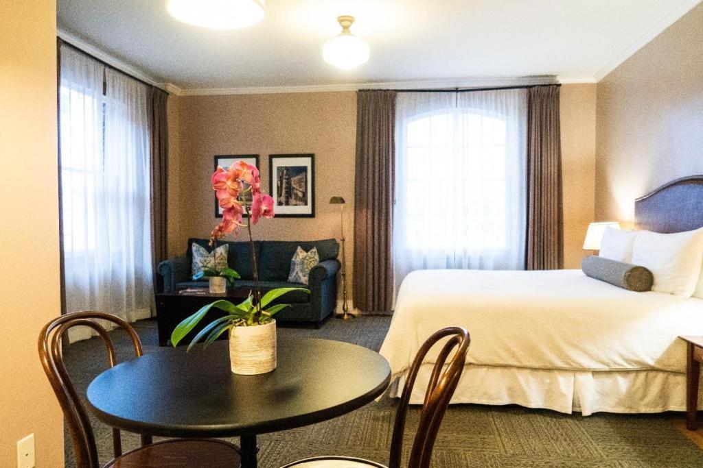 Hotel Normandie Angeles 3*