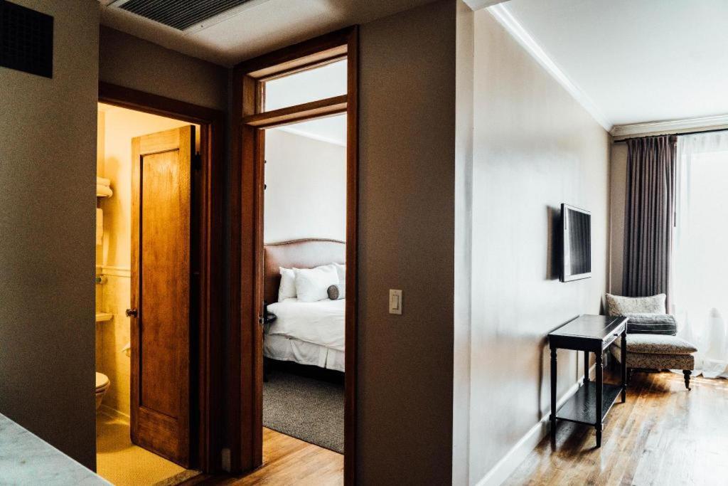 Normandie Angeles Hotel
